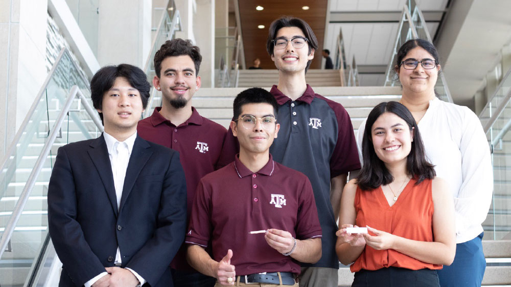 A team of talented seniors from @bmentamu, known as Infection Detection, has created an ingenious method to rapidly detect UTIs in medically vulnerable patients undergoing ureteroscopy surgery!

Read more: tx.ag/BMENCap