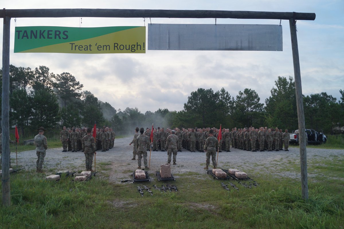 215Cavalry's tweet photo. Welcome 19D OSUT class 23-018, Assassin Troop, 2-15 CAV, 194th AR BDE to Harmony Church! Today +180 volunteers began their transition to becoming Soldiers! #USArmy #MCOE #194thBDE #19DOSUT #BEMOORE https://t.co/TQTmJZjWPR