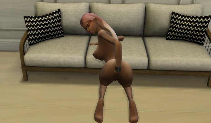 Brenda likes it public.... do you? 👅🫦👄👀 https://t.co/cpWYRRpOT0