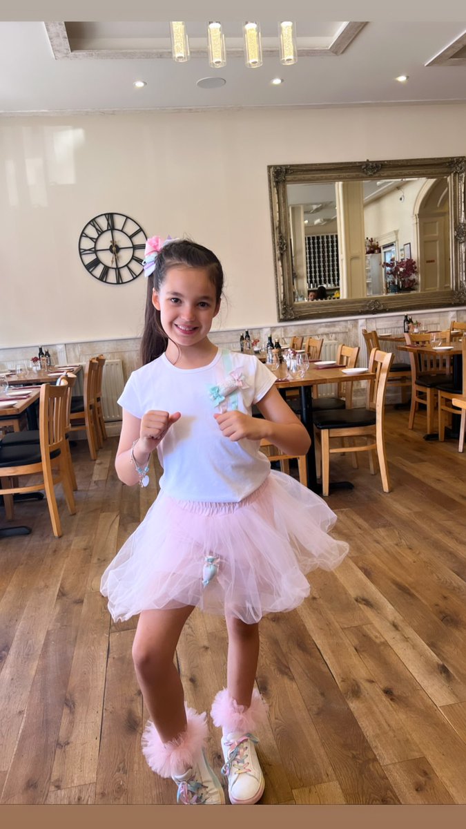 StaceyleeMcF's tweet photo. Happy 9th Birthday to our beautiful little Taylor Tots the most caring wonderful beautiful little person ever @MartinDMcFadyen 🎉💕🎈🎂🎉 can’t believe she’s 9 years old 😳 xxxx https://t.co/jhtKxSP8it