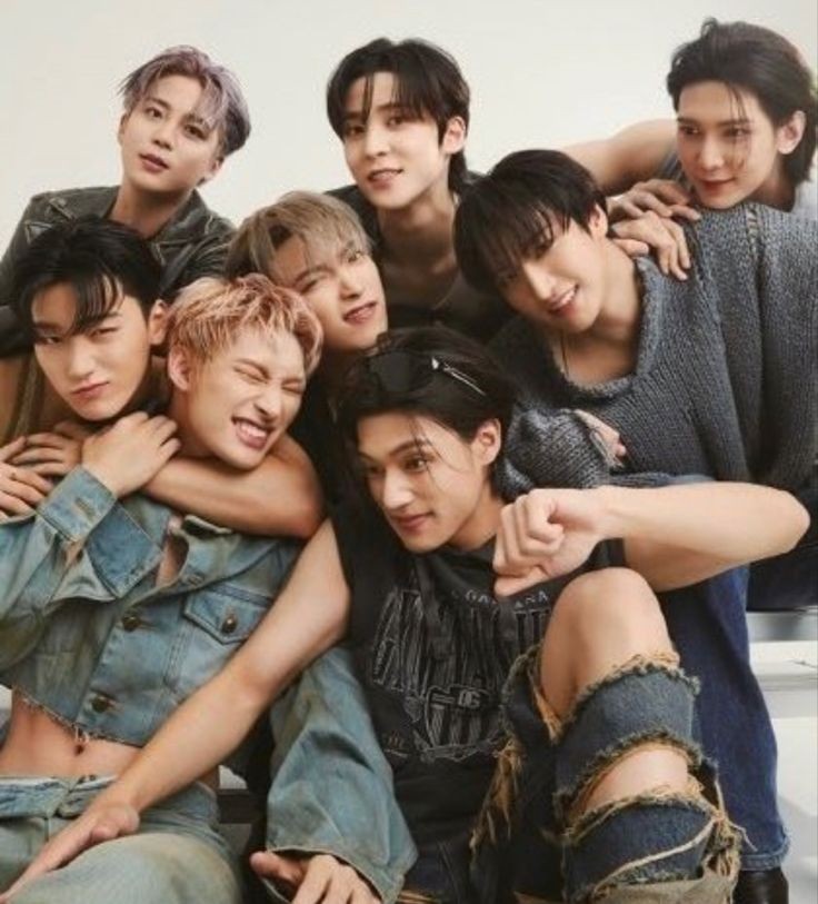 datelips's tweet photo. ┽─────── ✦ ───────┾
◜֢🏴‍☠️ ̸֪◝ 𝐃𝔼𝐒ℂ𝐔𝔹𝐑𝕀𝐄ℕ𝐃𝕆 𝐀𝕋𝐈ℕ𝐘  ໋⊹🖤 ݂ ՙִՙ
🪽⃞𝆬⭒𓈒◕ HOLA! Somos un grupo dedicado a ATEEZ, en donde hacemos dinámicas y nos dividimos en 8 nations. 𖣯⋆₊ 𓄹
 
https://t.co/T8IhWvoQ1X
┽─────── ✦ ───────┾ https://t.co/YX7WUBLTAN