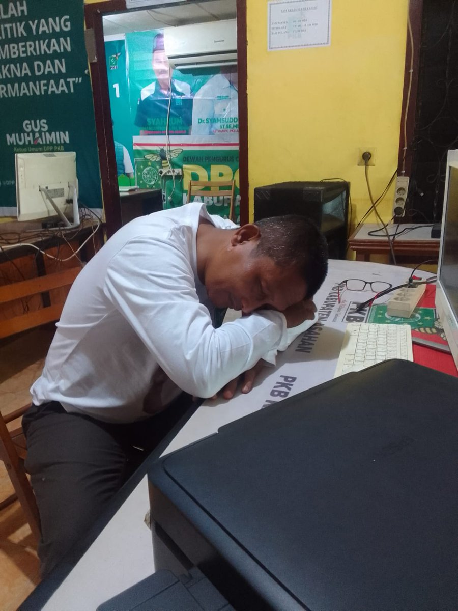 abdi2_rustam's tweet photo. Letih tp harus riang gembira https://t.co/tbLur01Fte