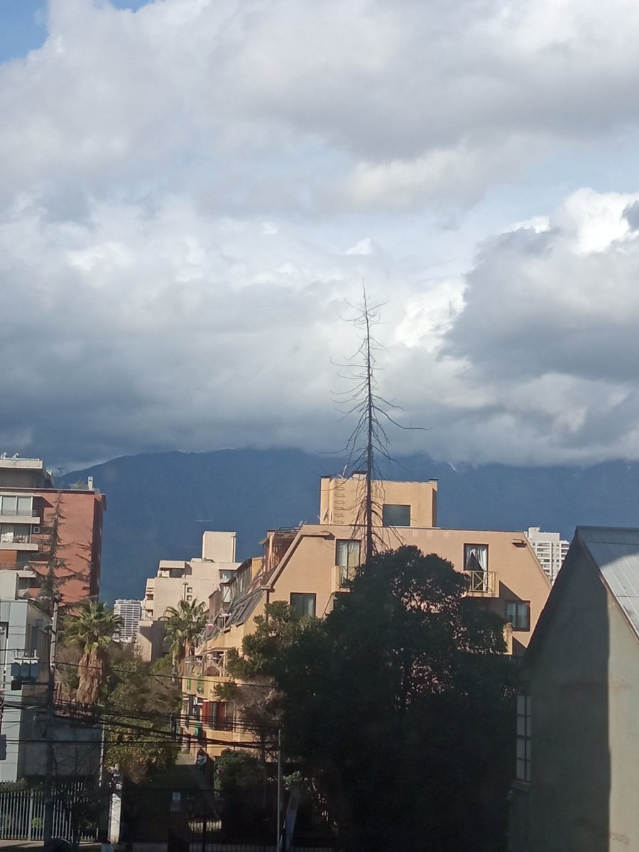 Franco03_200's tweet photo. 🌨️🌨️se viene. 🥶 https://t.co/dfg5r2NfRV
