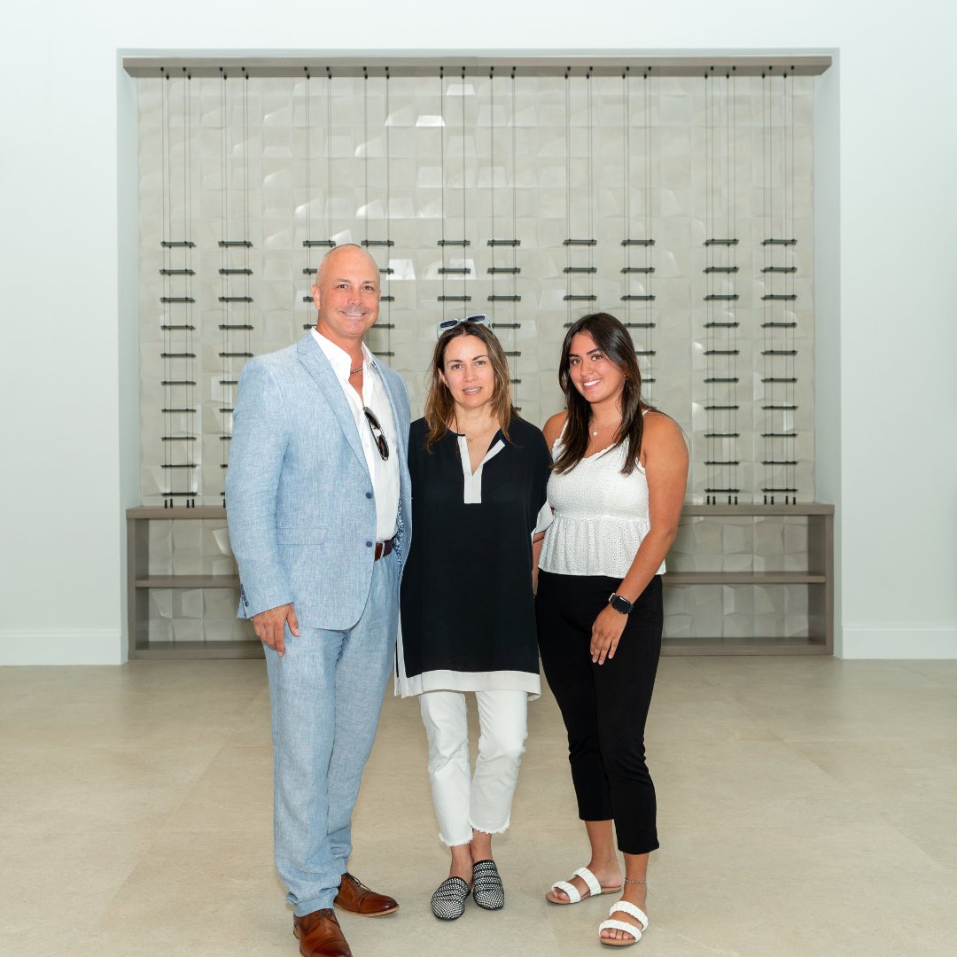 BellaHomes3's tweet photo. Getting together with likeminded people and doing what we do best...selling beautiful homes!

#bellahomes #luxuryhomes #floridarealestate https://t.co/zN8xKapTYD
