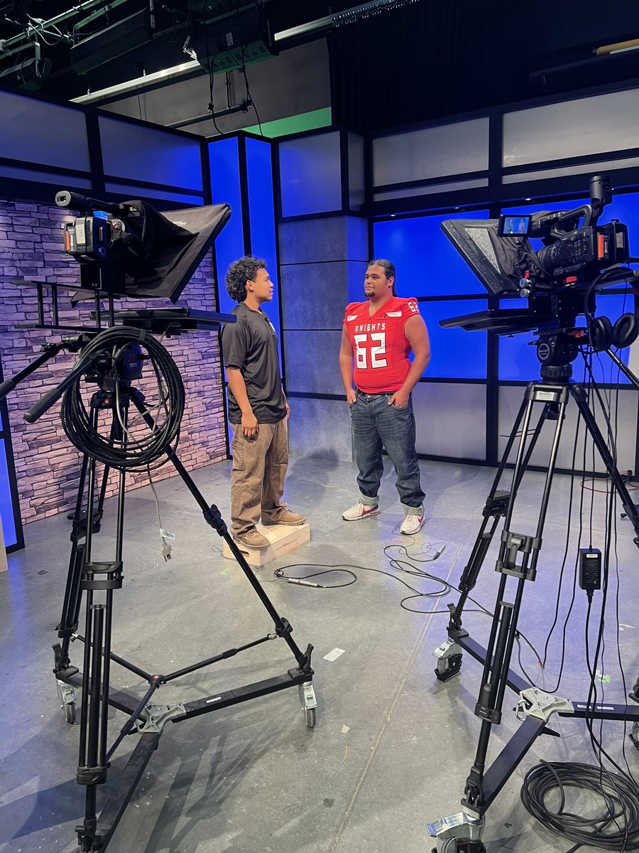 Thanks to <a href="/MarkHum7/">Mark Humble</a>, <a href="/DPlakeQB9/">Dylan Plake 🏈</a>, <a href="/d1kbad/">Kabriel Anderson-Dale</a>, <a href="/Aaron_Gomez62/">Aaron Gomez</a>, <a href="/Ashin4k/">Ashton Stanford</a> and <a href="/JaiFletcher24/">Jai’den Fletcher🌟✝️</a> for stopping by to record this season’s Scoreboard show. As always, great work by <a href="/vjbees/">V’Jae Brown!</a> hosting the interviews. Looking forward to another great season from <a href="/HHKnights_FB/">Harker Heights Football</a>.