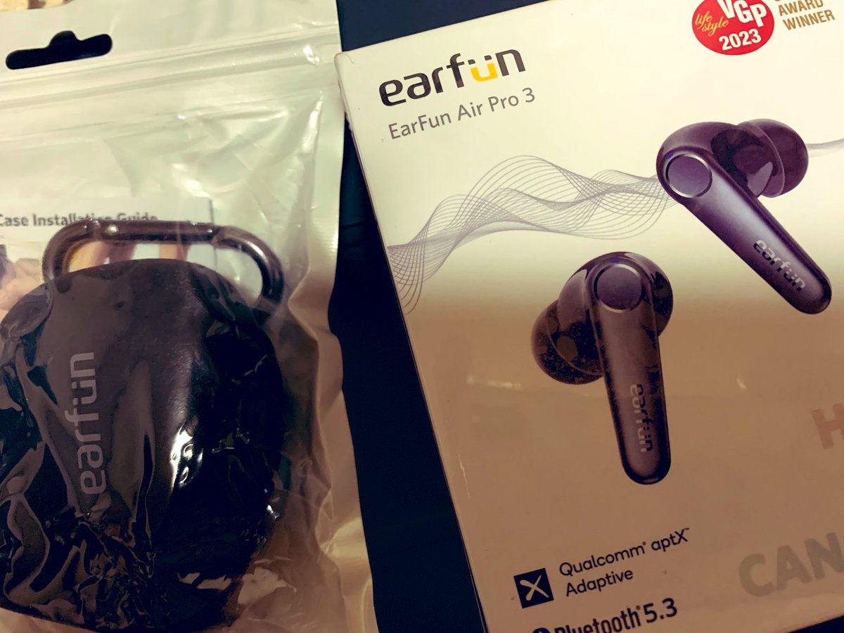 SSSS_OINARI's tweet photo. 密林にて購入、いろいろ設定して使用したけど価格考えたら良い商品やなぁ
ガチこだわりないなら、これで良い気がする。
ノイキャンは無音を100とするなら70、外音取り込みは通常100とするなら50くらいの感じ
音はイコライザーもあるし申し分無いね!
#EarFun
#EarFunAirPro3 https://t.co/X6WqwzU0hh