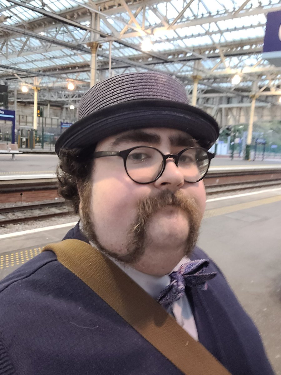 midsmoker34's tweet photo. imagine dapping him up and bringing it in for a hug https://t.co/BVXP1nHXtK