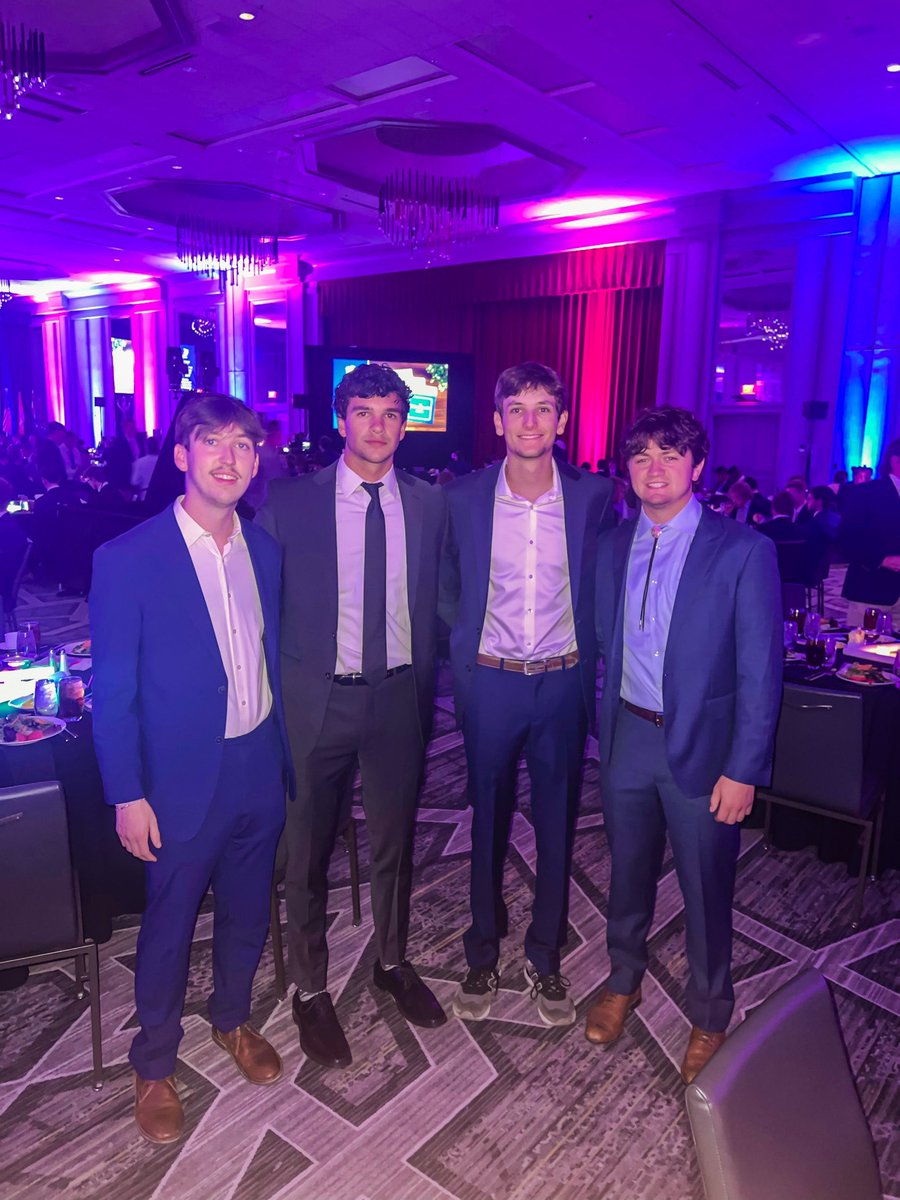 UC ΒΘΠ tweet media