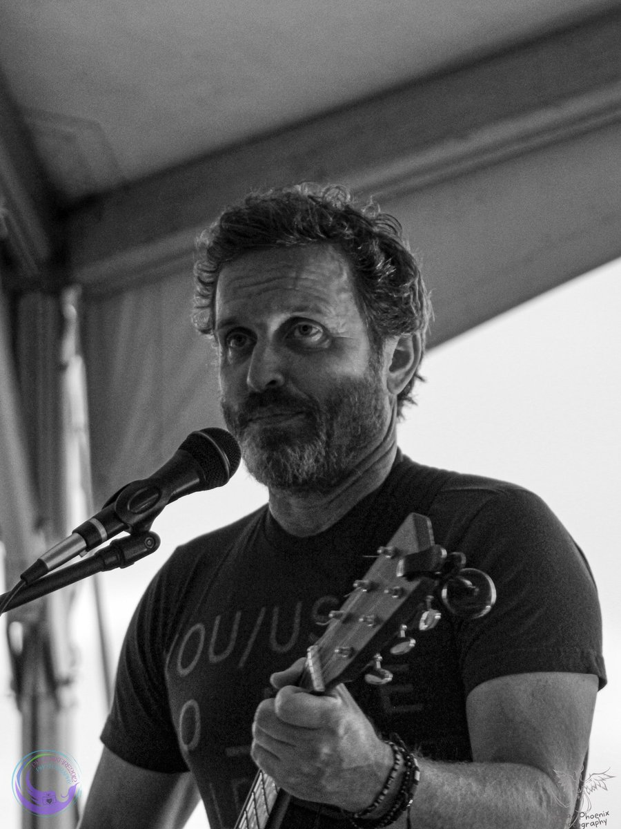 phoenixfire2912's tweet image. Another Rob from the rooftop concert
#RobBenedict #MomentoCon
