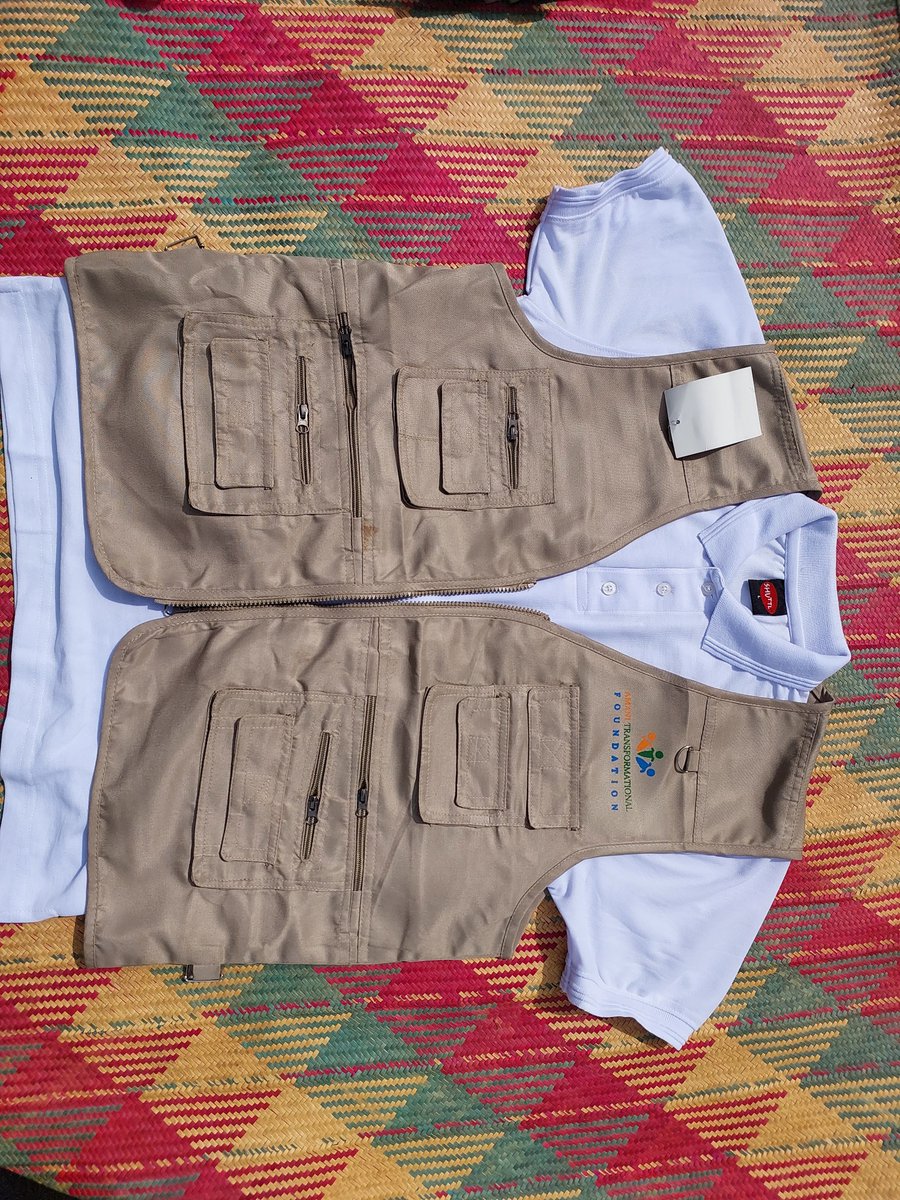 T-shirt Guyz Uganda tweet media