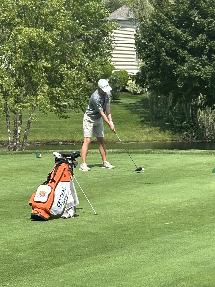 clcathletics's tweet image. Nice start!!!  #weRclc #TigerPride