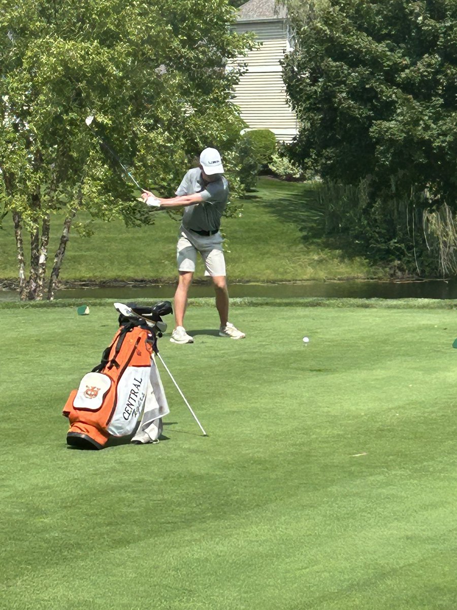 clcathletics's tweet image. Nice start!!!  #weRclc #TigerPride