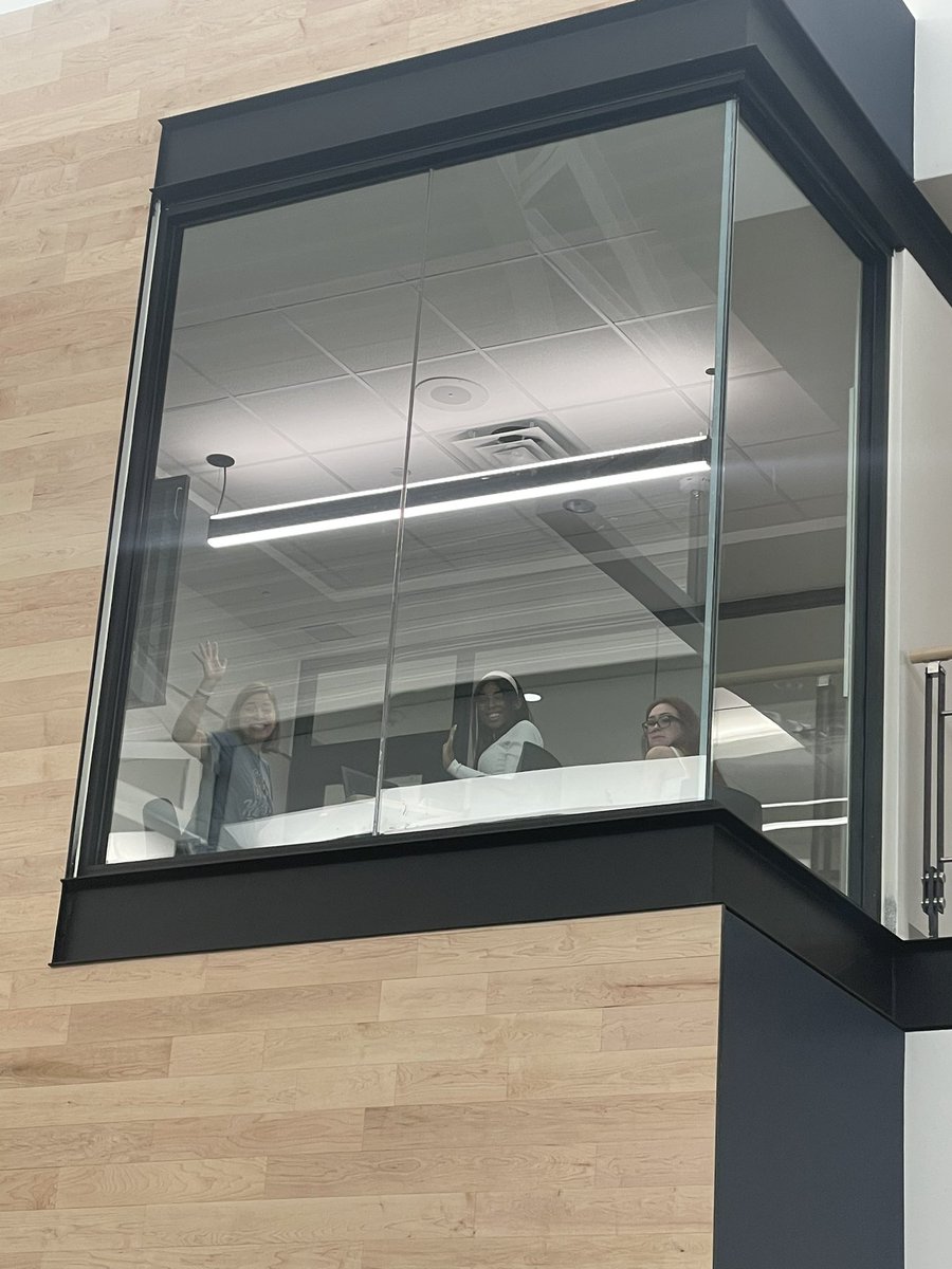 WGHS_LAIR's tweet photo. Love looking up into our “classrooms in the sky” to see @AClaypooleFCS collaborating with her students! #PISDLibraries #ProsperProud https://t.co/MeDfuGd3m8
