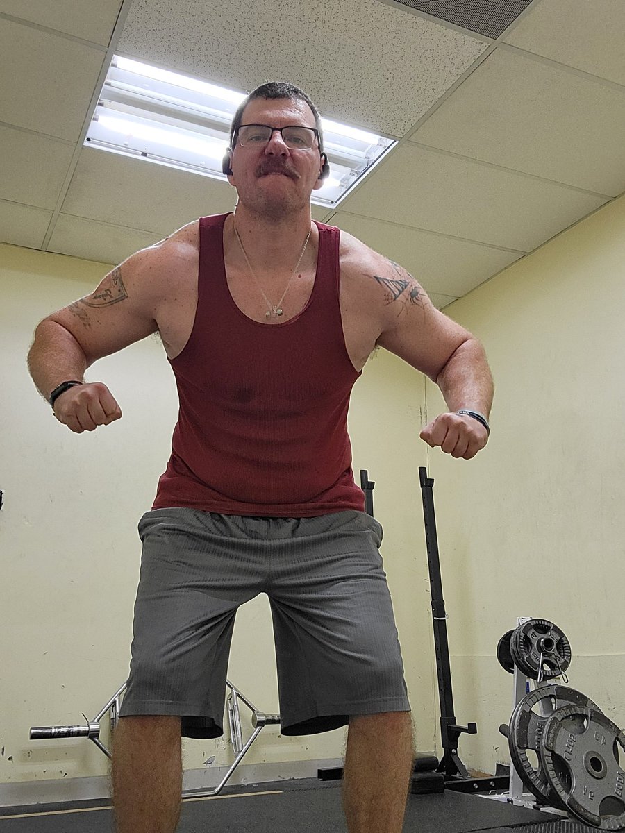 #Shoulders an #traps #gym #gymmotivation #ironnaddicts #isymfs #dadsoflift