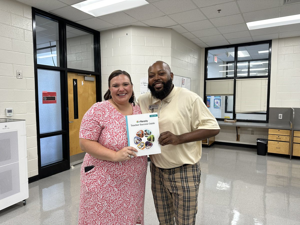 ScientistDavis's tweet photo. Thank you Mrs. Evett for providing professional learning  on @iReady for our @cowanroad1 teachers! We are excited to use this platform to accelerate student learning! #WatchUsGrow #ItsOurWinningSeason #PanthersWillWin @GriffinSpalding @GSCSMTSS @howsergonnabe3 @TiffCampbell98 🎯 https://t.co/HwpxhWTgoF
