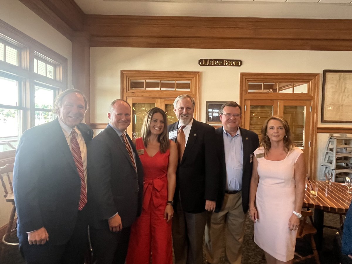 JudgeMinor's tweet photo. Thanks to Pres.  Judy Barlow, 1st VP Laurie Webber, and the Eastern Shore Republican Women for their hospitality at lunch. Good  to be back in Baldwin County to see so many friends. Including former Chairman Michael Hoyt &amp; current District Judge candidate. #KeepJudgeMinor https://t.co/3yF2sKgEjf