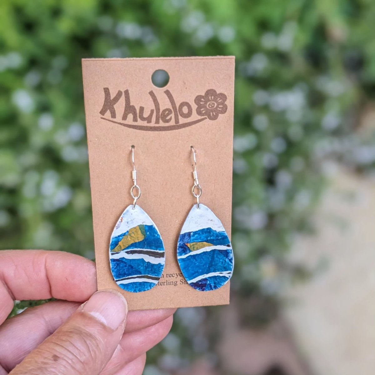 All ready to go.
A sunny day helps to show the vibrant colours.