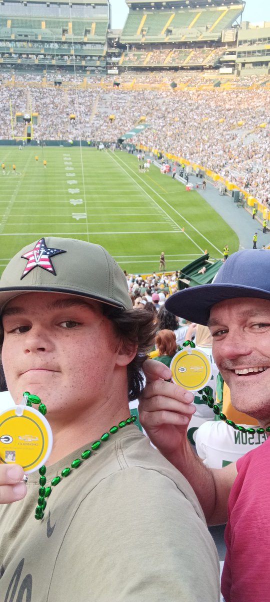 ITS MY BIRTHDAY TOMORROW!!!
GO FOLLOW MY TWITCH

Twitch.tv/hadman261

#SupportSmallStreamers 
#SupportSmallStreams 
#twitch
#SmallStreamersConnect 
#smallstreamersconnect