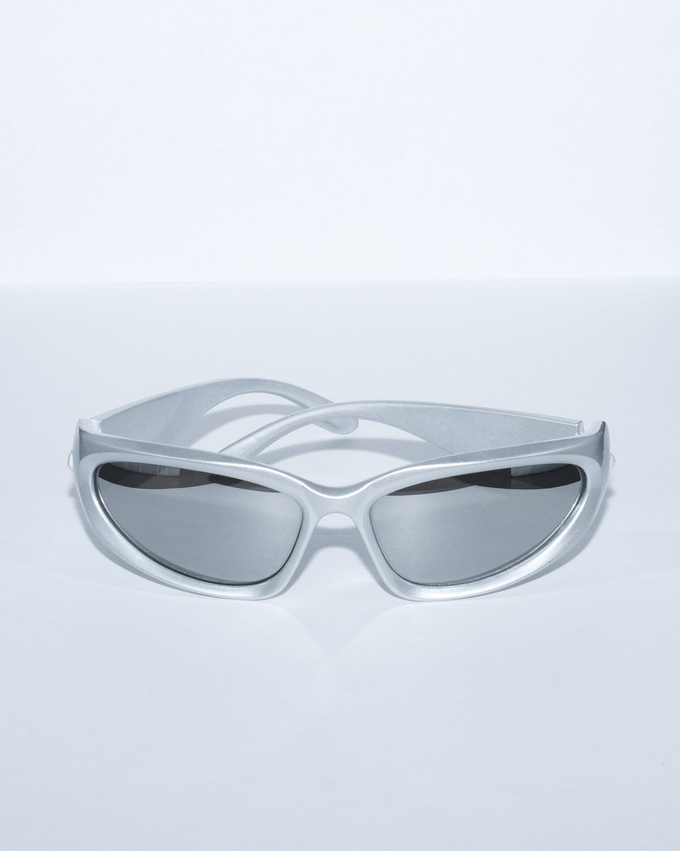 We stocked up on ALL colors!  ‘Y2K Babe’ Sunglasses 
 
Available at 
SATORIMOB.COM #satorimob