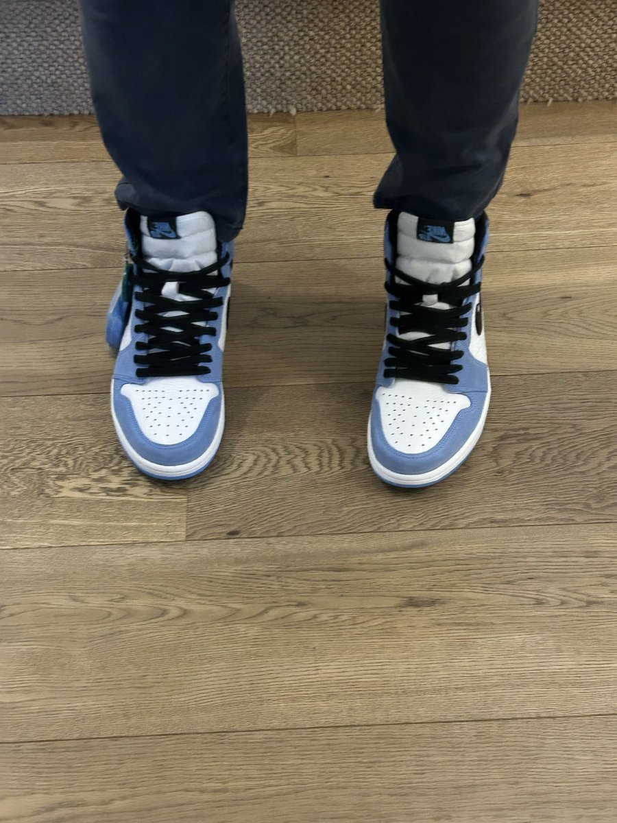Mark_Way's tweet photo. I think I am in love 😍 #GotItOnStockX https://t.co/1zwnAEnpNm