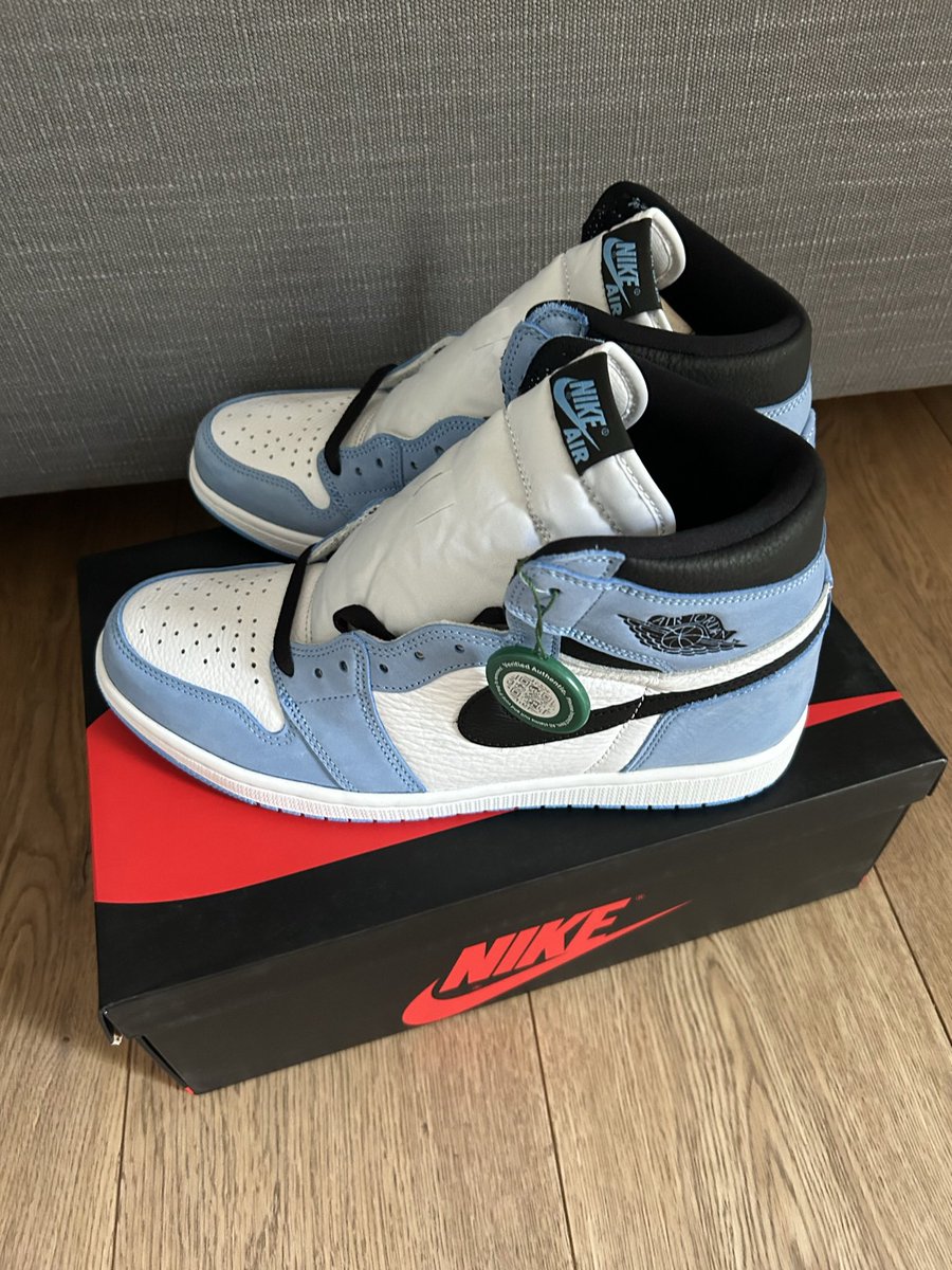 Mark_Way's tweet photo. I think I am in love 😍 #GotItOnStockX https://t.co/1zwnAEnpNm
