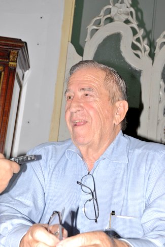 Recibimos con dolor la noticia de la muerte del Dr. en Ciencias Alfredo Ceballos, excepcional revolucionario, ortopédico y científico. 

Nuestras sentidas condolencias a su viuda, familiares, compañeros y amigos. Que su legado perdure y crezca es el mejor homenaje.