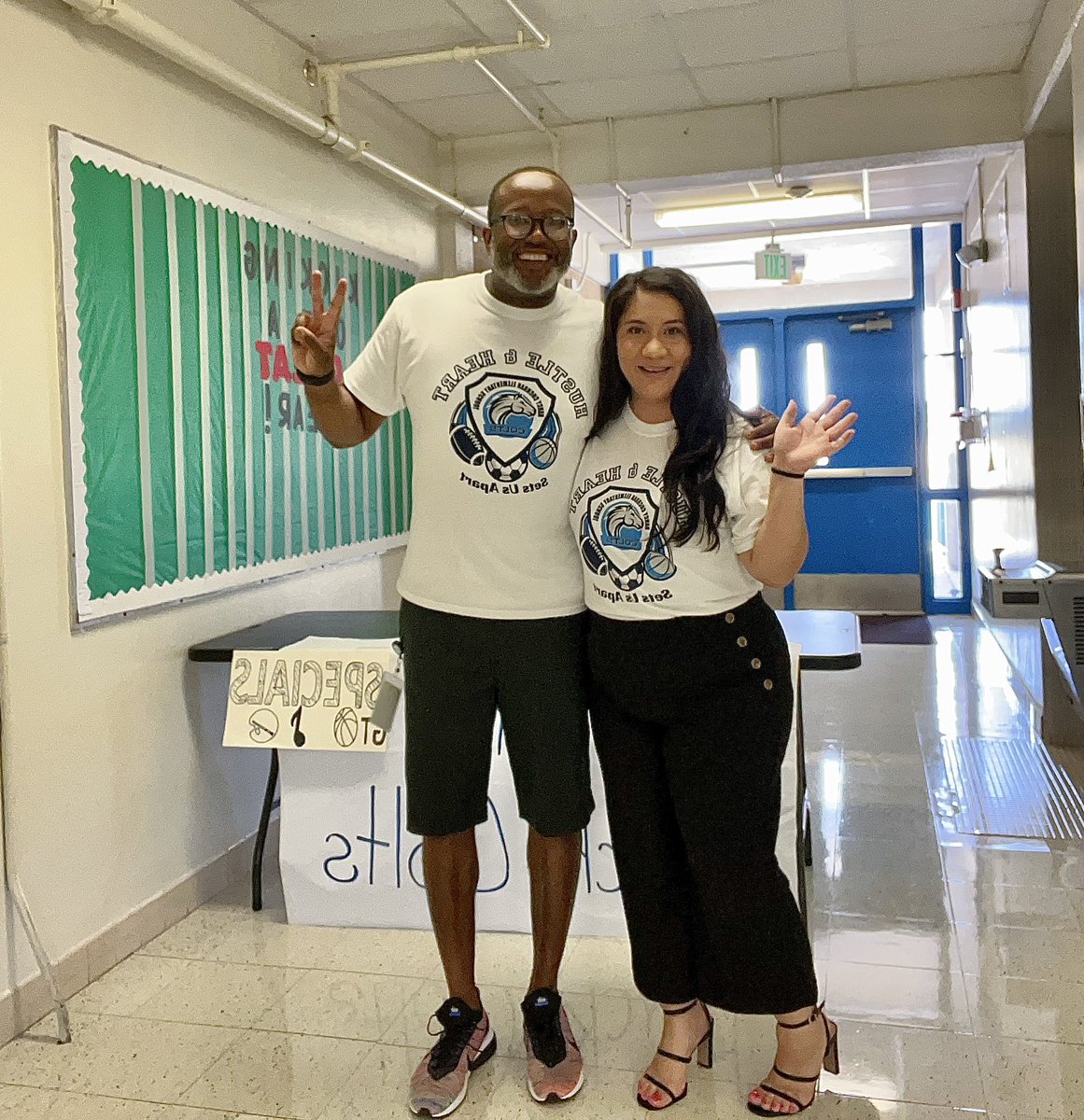 Johns21Jr's tweet photo. 🏀 Exciting times at Nancy J Cochran Teacher-Parent Conference! 📚Just wrapped up some awesome discussions with parents. It’s all about promoting an active and healthy lifestyle. @cochran_school #region1excellence  @ACEDallasISD @dallasschools https://t.co/Y0h9V8SZK1