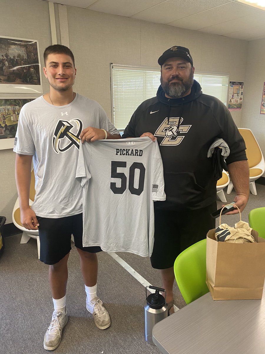 Congratulations to Senior Captain Ernesto Beltran on being named this weeks Josh Pickard Player of the Week!
This is a tradition we do to recognize an individual we felt made an impact in practice day after day, someone who represents what Josh Pickard was about!
#BeTheHammer🔨⚡️