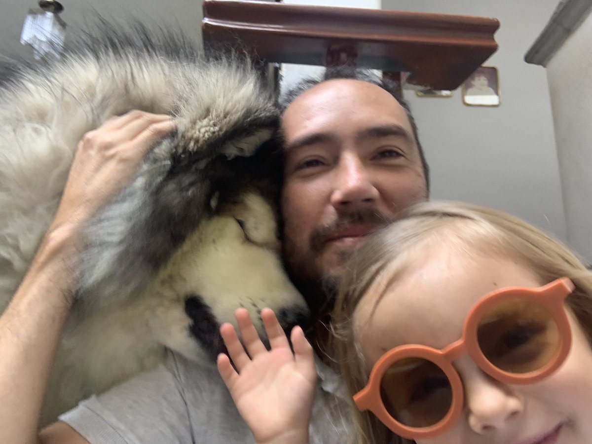 llonyto's tweet photo. Mis amores https://t.co/KBqaqG5PJU
