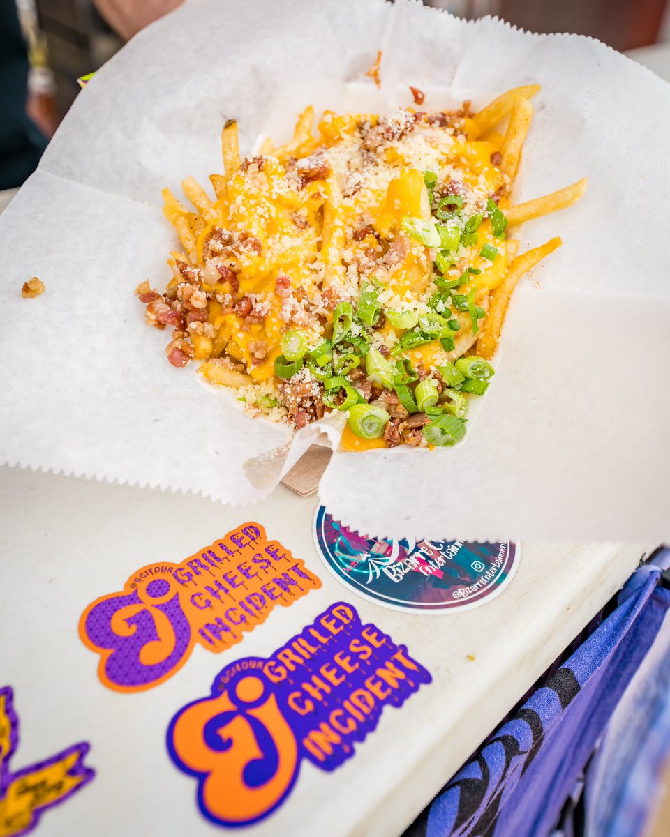 meta_amp's tweet photo. 🤙🏽Calling all foodies!! We know it’s important to keep your SOL nourished at festivals - what’s your must have food vendor you want to see at #SolFest24? 🍕Make sure to tag your favorites below👇🏼 Applications are live on our website! https://t.co/zuTHJHZuvc