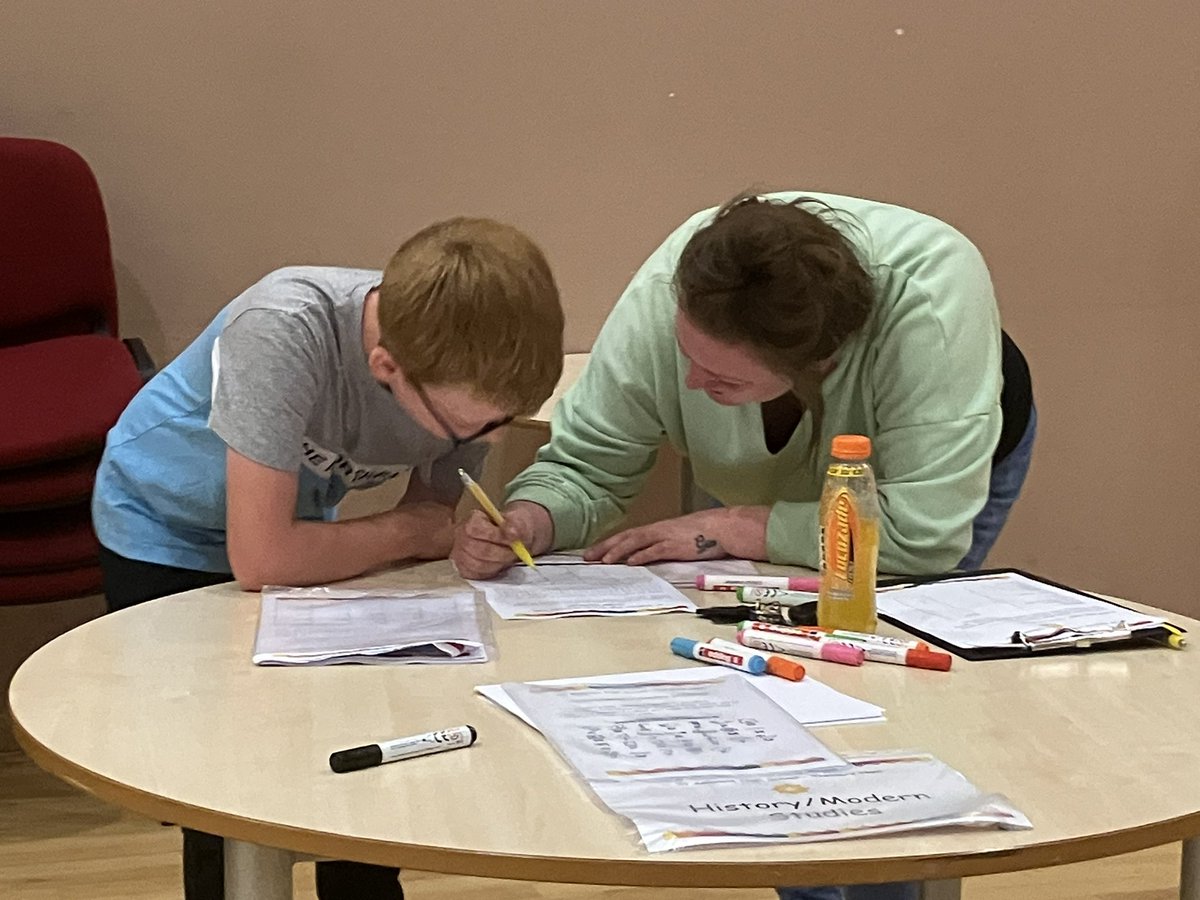 StAmbroseBucha1's tweet photo. Great turn out at todays Family Treasure Hunt sessions @stambrosehigh Lots of positive feedback too. @StambrosePS @StAmbroseSci #TransitionToHighSchool @NLCYouthwork 😊☀️ https://t.co/mRm2mAZx7j