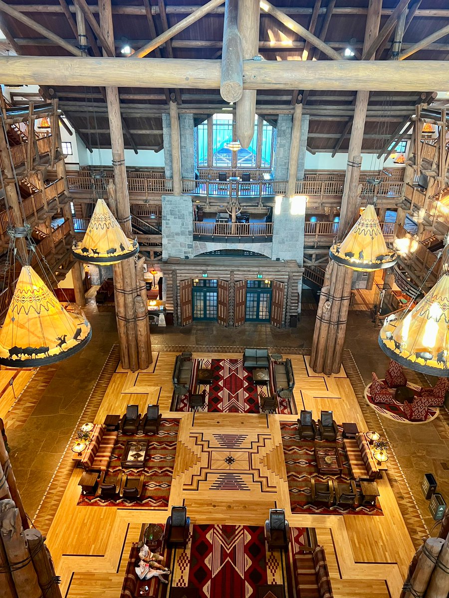 Name a better hotel lobby and I’ll tell you why you are wrong!  #WildernessLodge 

#WaltDisneyWorld