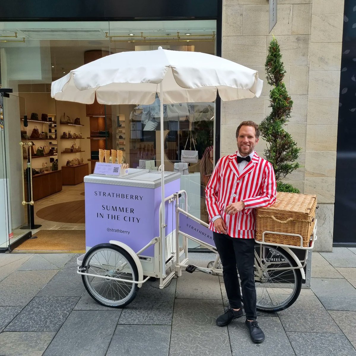 chillywhiteltd's tweet photo. It was an absolute pleasure working with the team at #Strathberry in #Edinburgh, serving a selection of #icecreams that complimented their leather handbag range 🍦 https://t.co/OQAjszUvTn