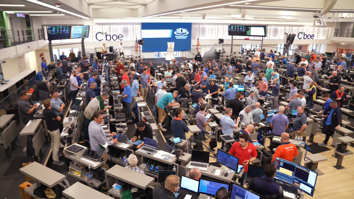 edgefactory's tweet photo. edgefactory is taking on the Windy City as we capture the Chicago Stock Exchange for the Billion Dollar Roundtable 2023!  Stay tuned for the EDGE brought to you from this amazing event and our incredible team! #BDRSummit2023 #BDRUSA #GameOn #supplierdiversityexcellence https://t.co/tGZUEqrYQf
