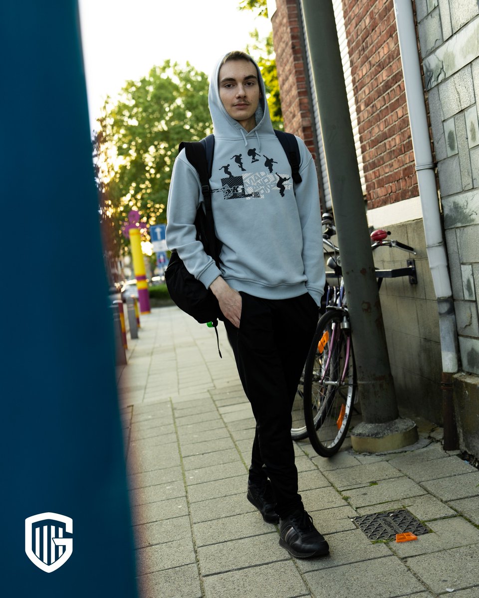 KRCGenkEsports's tweet image. Hey there! @xRobertoos 
🇵🇱 Touchdown in Belgium

#PushTheLimits | #ESLOL