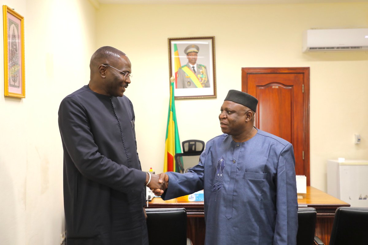 [2/2] Le projet UNIPOD, qui vise à transformer l’École Nationale d’Ingénieurs Abderhamane Baba Touré du Mali (ENI-ABT) en un centre d’innovation, d’expérimentation &amp; d’apprentissage accéléré, permettra de relever le plateau technique de l'écosystème de l'innovation 🇺🇳🇲🇱