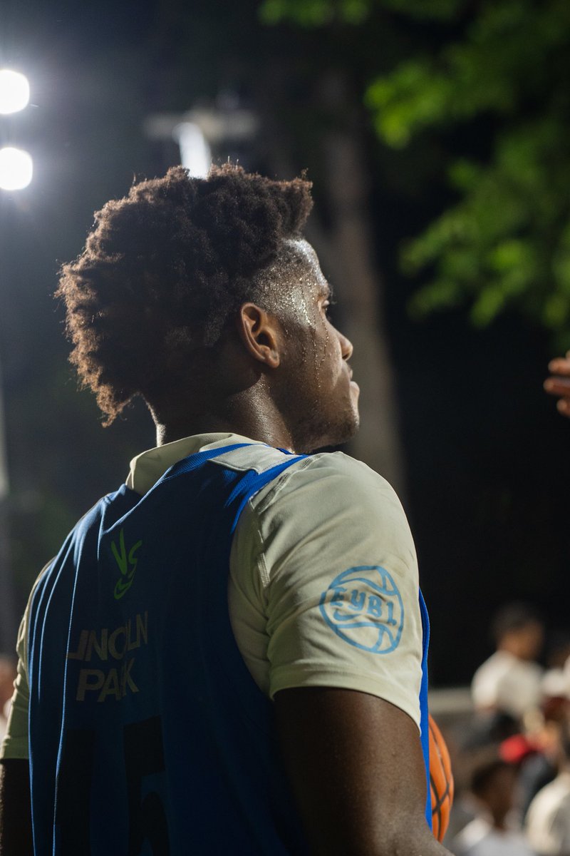 StretchMyBandz's tweet image. Lincoln park was on fire for #NyvsNY @nikebasketball