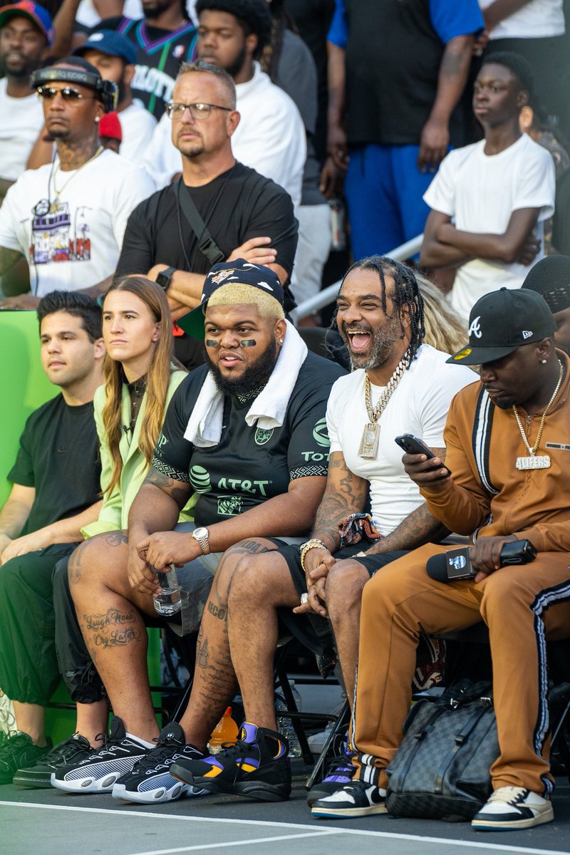 StretchMyBandz's tweet image. Lincoln park was on fire for #NyvsNY @nikebasketball