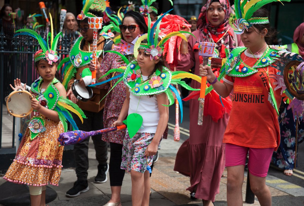 CityWestminster's tweet photo. Enjoy free activities this weekend at #InsideOut2023 ๐คฉ
On Sunday,13 August, head over to the @FitzroviaCentre to enjoy street performances, art workshops, and more at the Fitzrovia Fete between 12pm and 4pm ๐ญ ๐ฎ
Book and learn more ๐
https://t.co/t7MBORKxho https://t.co/upnptDF61U