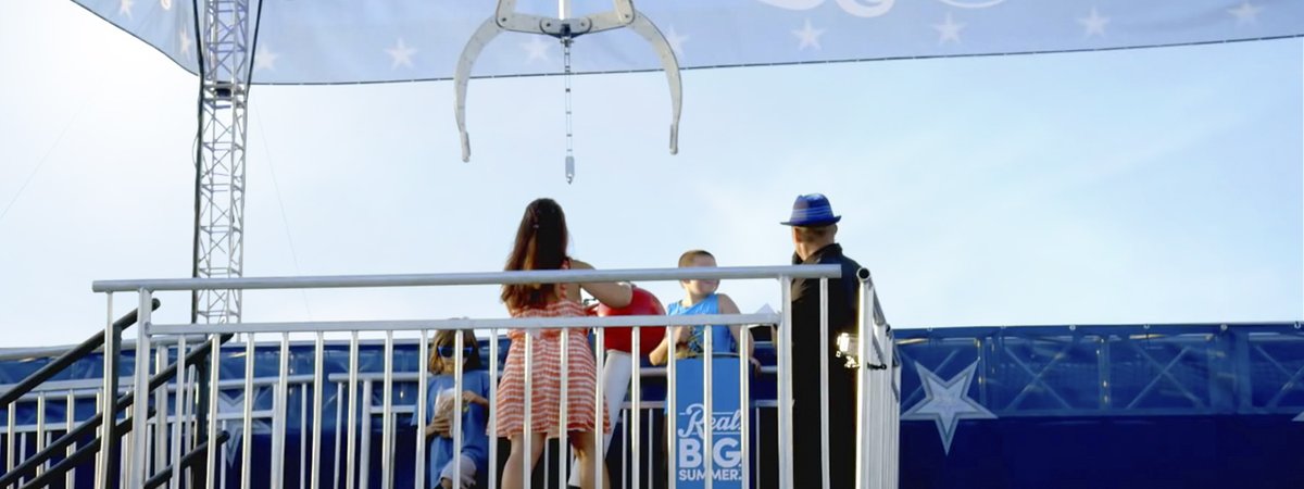 DragonfliMedia's tweet photo. Who hasn't tried their hand at an arcade claw machine? As part of Pepsi's Real Big Summer campaign in 2014, we worked with Tracy-Locke to create the World's Largest Claw Game at Jenkinson's Boardwalk on the Jersey Shore. https://t.co/dMa59vOUWS