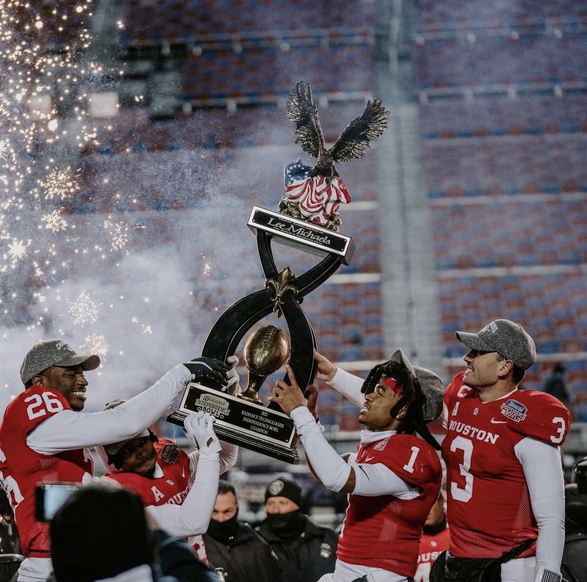 NateTilmon2025's tweet photo. #AGTG I’m blessed to receive a offer from the University of Houston @UHCougarFB @Jimmy_UHFB @Doug_Belk @coachdavidrowe @coachbrianearly #GoCourgars https://t.co/72uncMqNpP