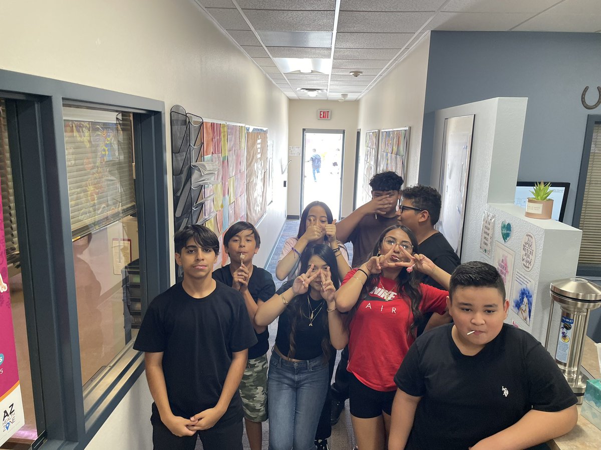 DrFinchDVUSD's tweet image. Deer Valley Middle School @DVMS_Colts @DVUSD is hopping today! #fun
