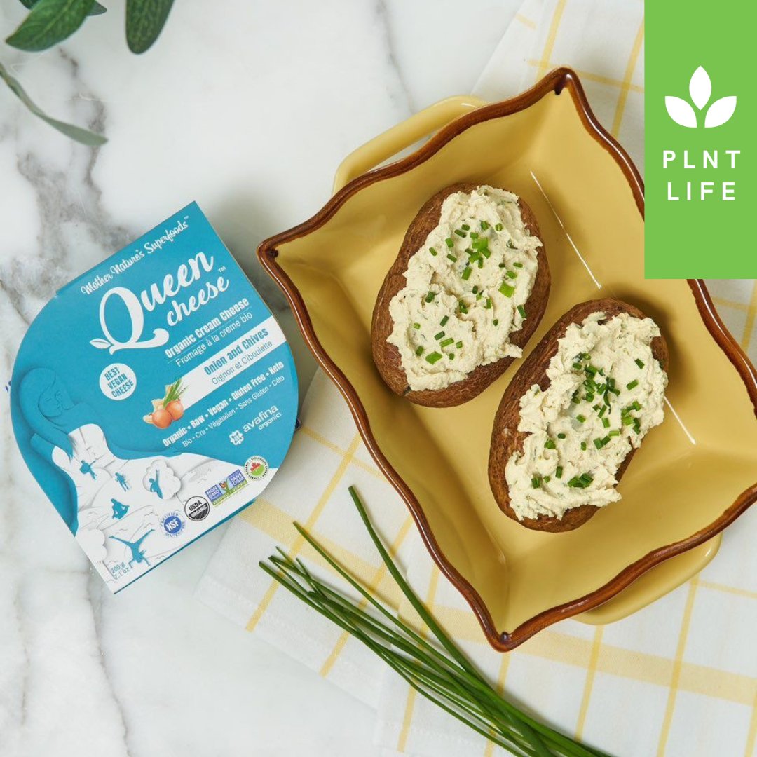 plntlife's tweet photo. Brand Spotlight: @avafinaorganics
Onions and Chives Organic Cream Cheese is a fan favourite made with fresh &amp; herbs and aromatics. This light yet flavourful cheese makes bagels, avocado toast, crackers, sandwiches, wraps and salads more decadent and enjoyable https://t.co/915IbWAQGq