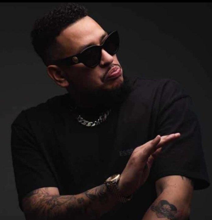 StephenThapelo2's tweet photo. Mzansi, hope u haven't 4gtn about him. Keep on resting in power #aka #mzansihiphop #Mzansi #GqeberhaTheEmpire https://t.co/QXm6MBC6sw