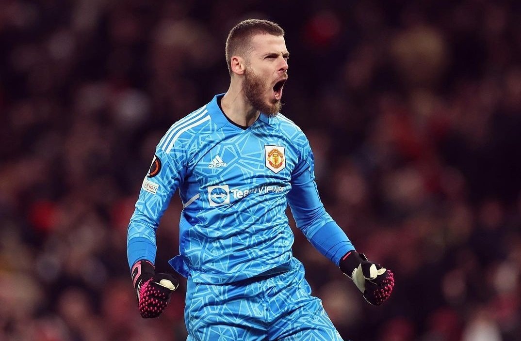 (fan) REAL MADRID FANS 🤍 tweet media