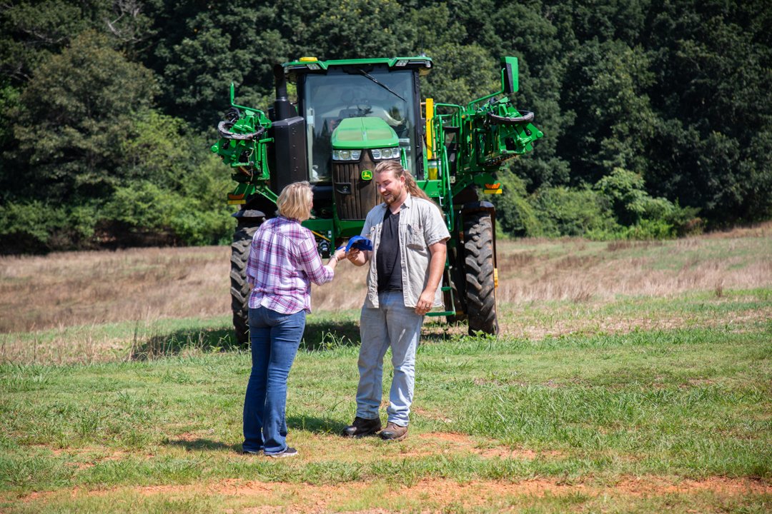 usafarmlabor's tweet photo. The best part of the job is when our staff gets to put faces to names! We had a blast getting to meet our clients at LR Farms in Newton, NC. https://t.co/TIWSxIpQpQ