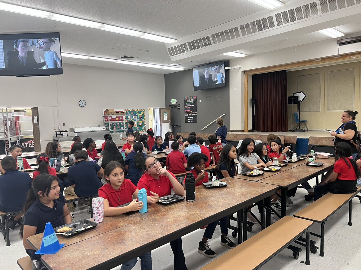 HeatherbraeCSD's tweet photo. Because they made good choices and followed BARK expectations during lunch this week, our Huskies enjoyed a movie during lunch today! We are LOVING our new TVs in the cafeteria! #MovieDay #HuskyPride https://t.co/6caUZOJxkF