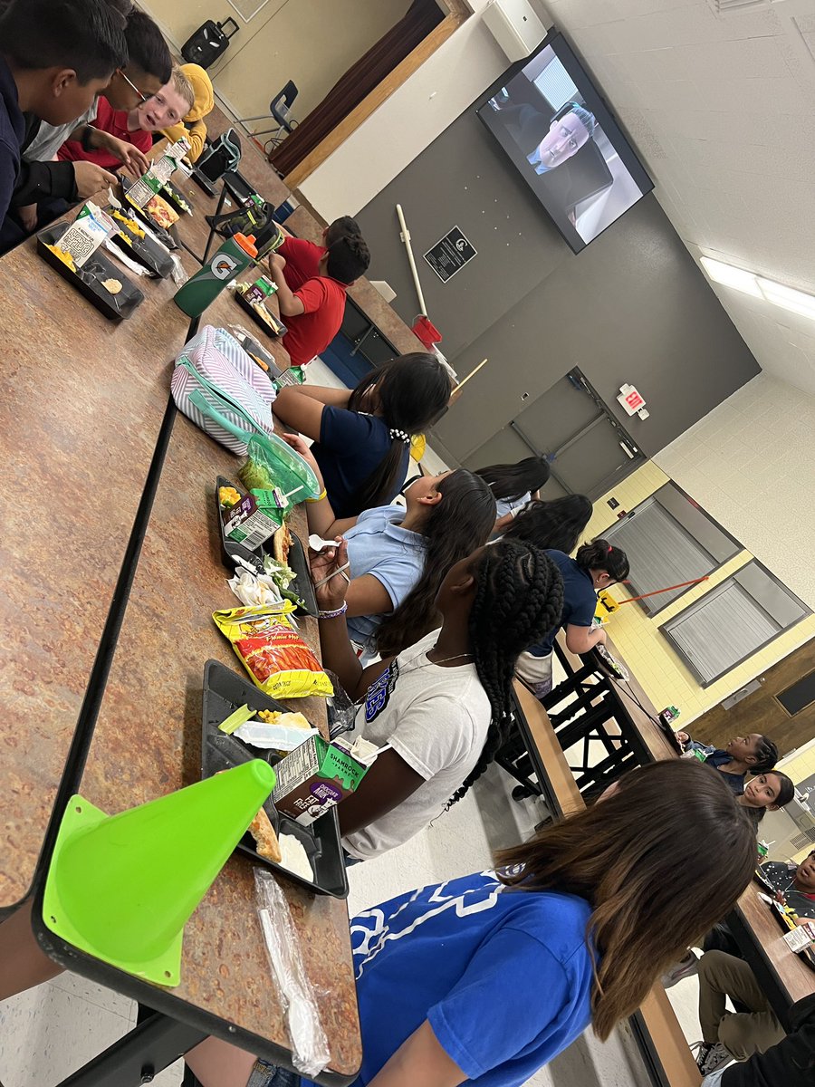 HeatherbraeCSD's tweet photo. Because they made good choices and followed BARK expectations during lunch this week, our Huskies enjoyed a movie during lunch today! We are LOVING our new TVs in the cafeteria! #MovieDay #HuskyPride https://t.co/6caUZOJxkF