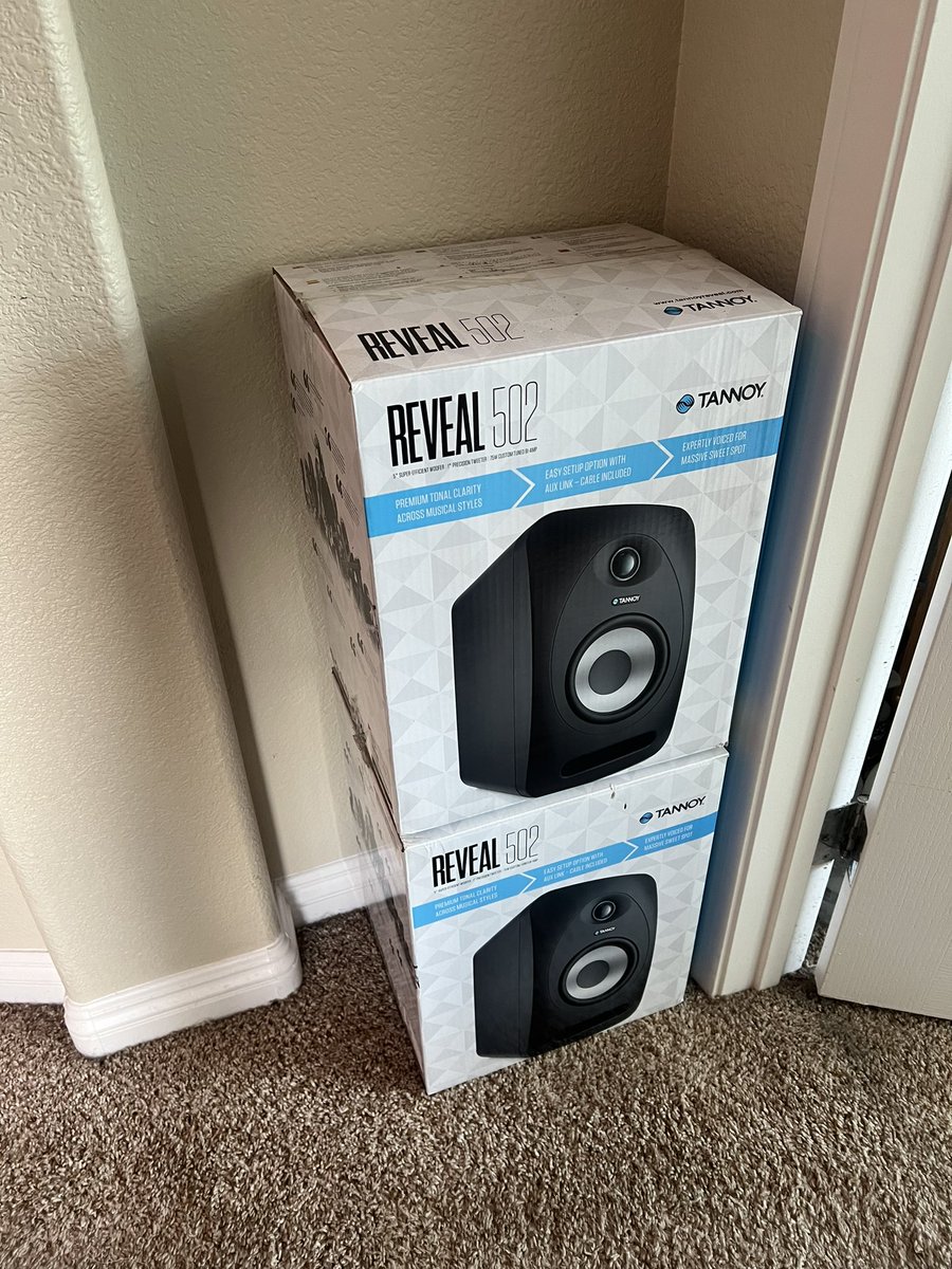 askerlich's tweet photo. Selling 2 Tannoy Studio Monitors Hmu! https://t.co/6P31w11GmJ