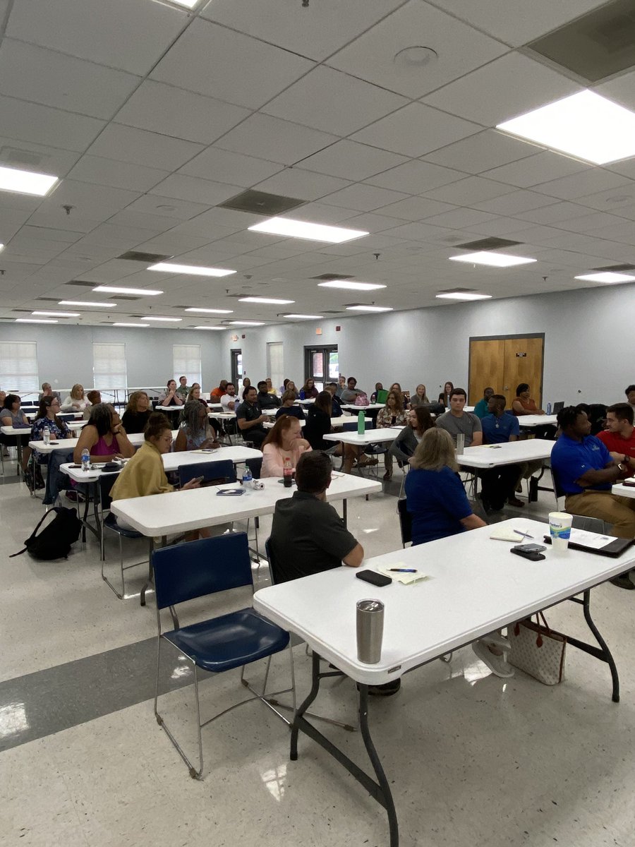SCRPA's tweet image. Great customer service workshop held at Tri-City Lesiure Center in West Columbia.  63 park and recreation front line staff in attendance.   Thank you to Brit Sims with Chick-Fil-A for share with us!  #customerexperience